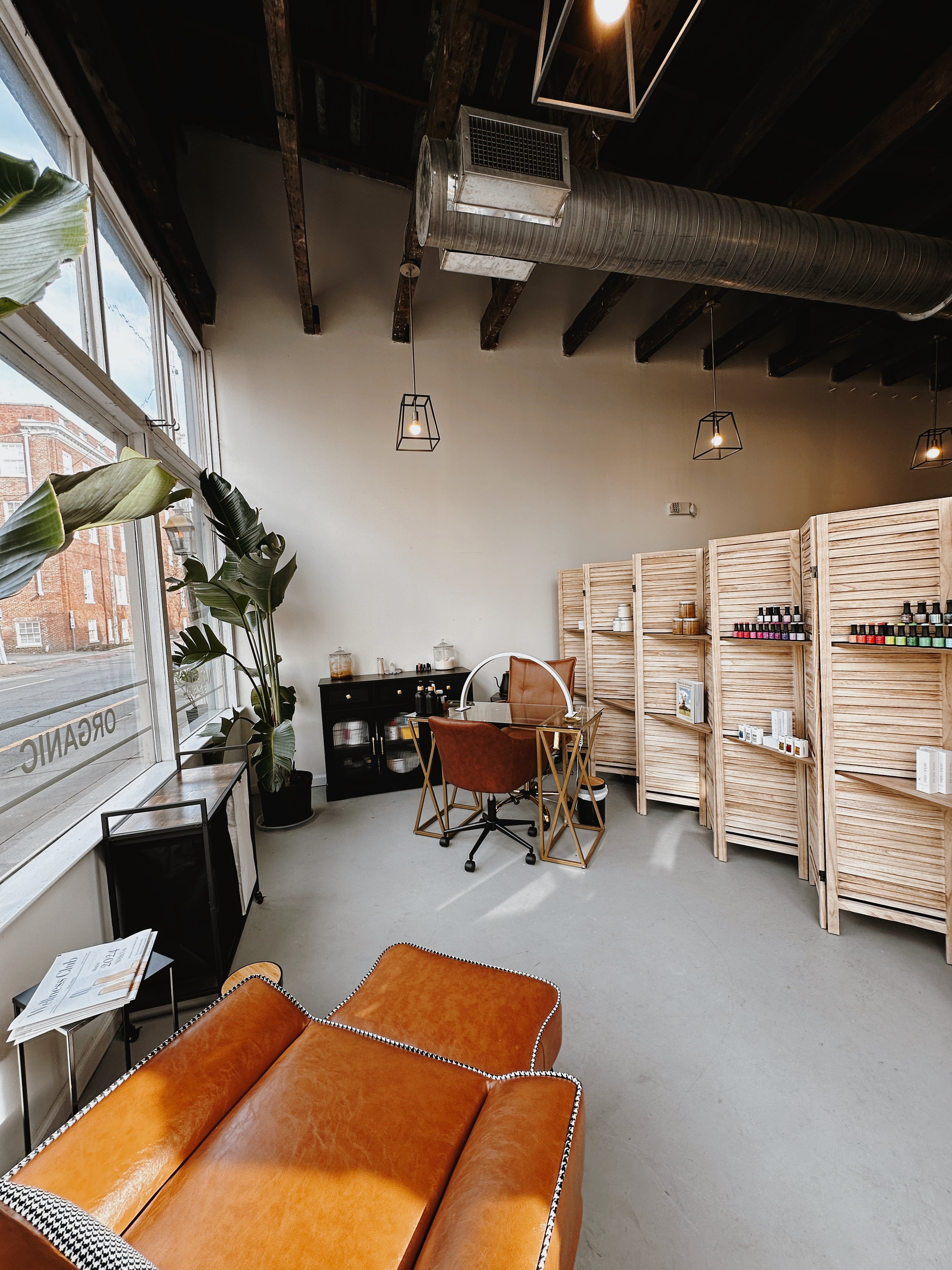 Nail-Services-Paris-Laundry-Savannah,GA