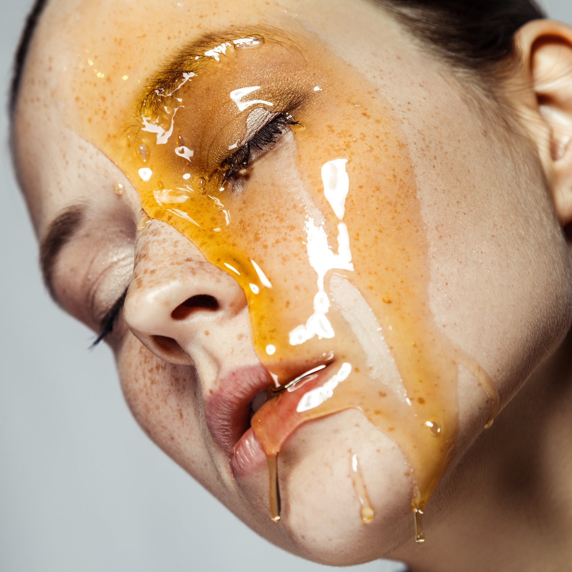 Unveiling Natural Beauty: The Transformative Benefits of Manuka Honey in Your Skincare Routine